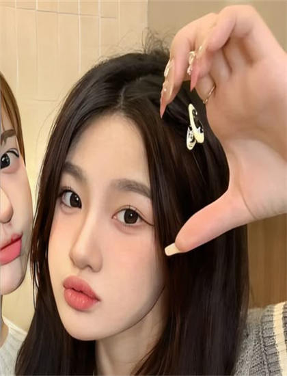 【深度分析】《克兰先生》的表演艺术与角色塑造 从艺术角度分析的专业分析